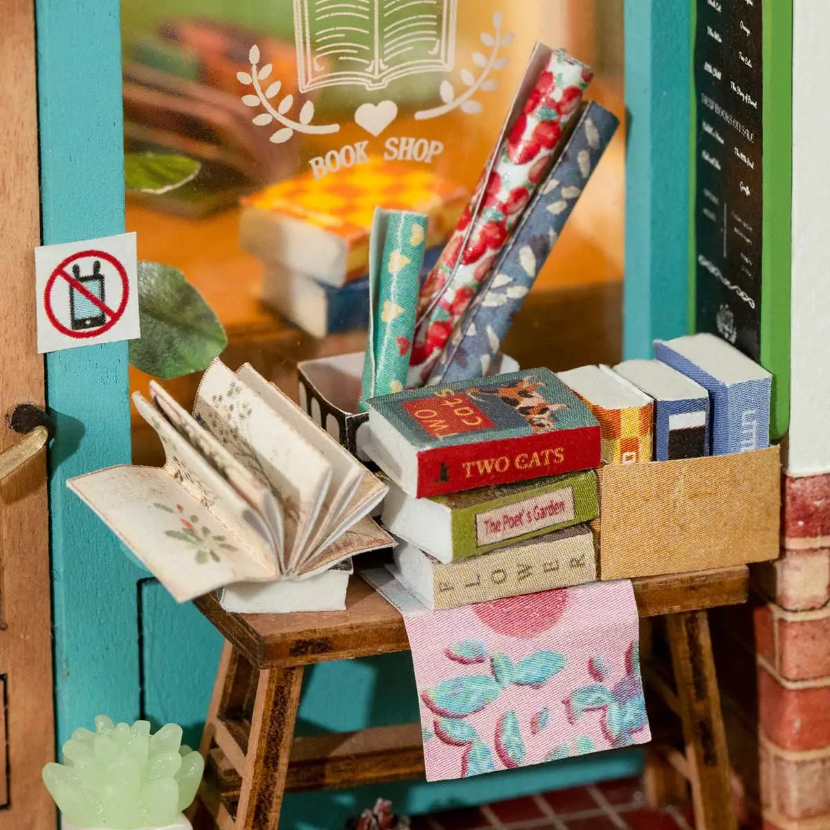 Hands Craft - DIY Miniature House Kit: Free Time Bookshop