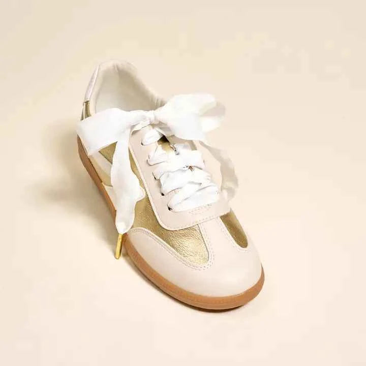 Step It Up Shoelaces–Frilly White