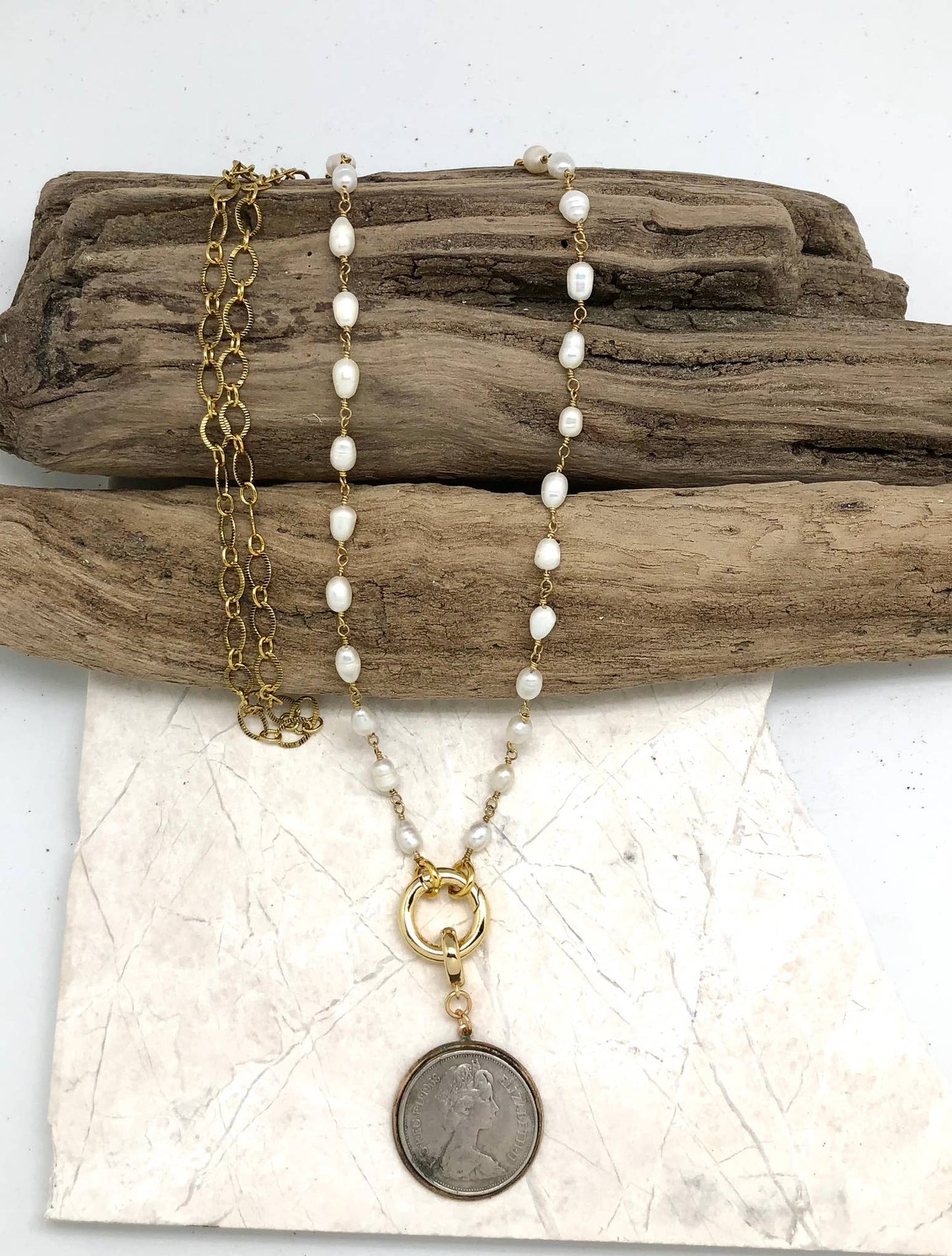 Necklace Freshwater Pearl w/Antique Gold Chain w/Gld Ring 34