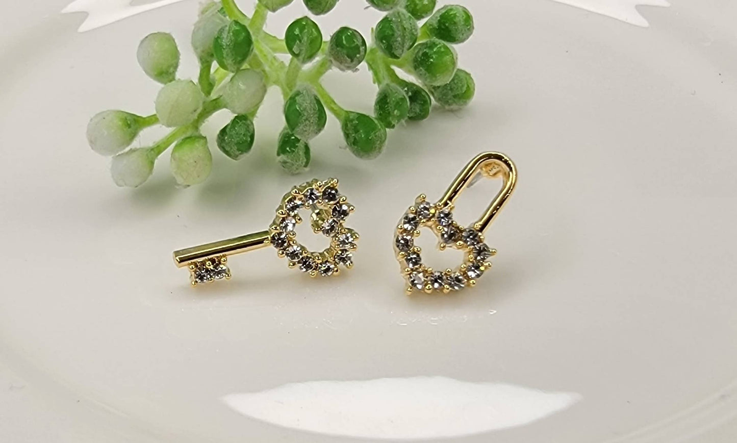 Mismatch Hear Key & Lock Post Earring