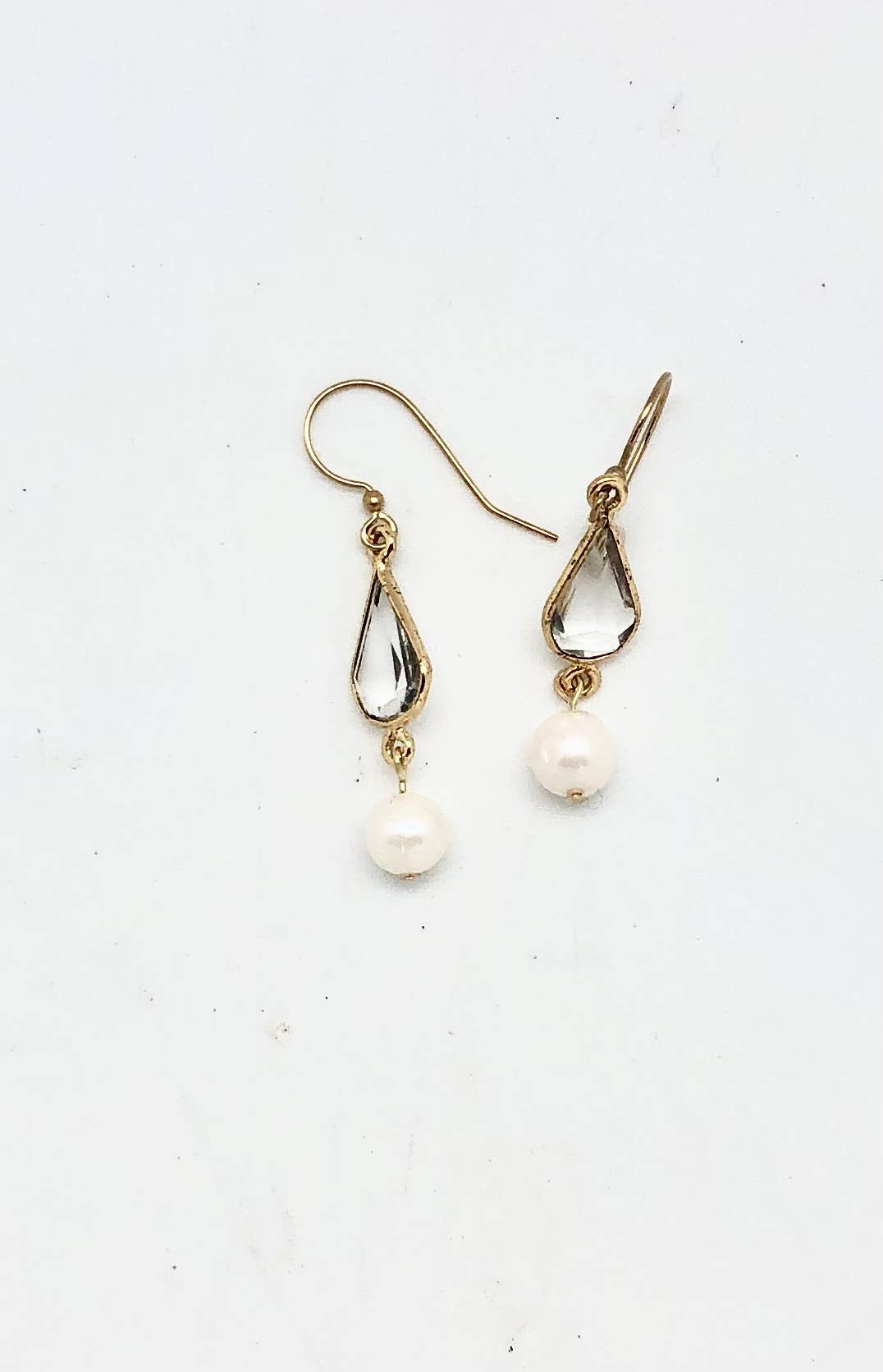 Earring Teardrop Glass Drop w/Freshwater Pearl Drop Gold
