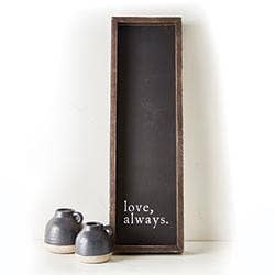 Estudio de diseño de Santa Bárbara por Creative Brands - Letrero de madera - Amor, siempre
