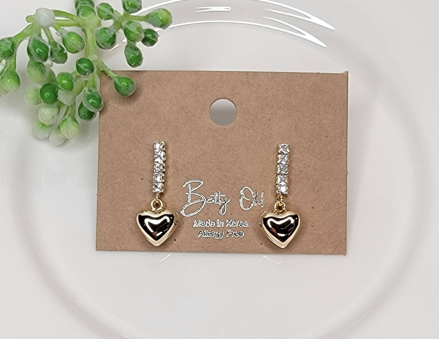 HEART DANGLE EARRINGS DIAMOND AND GOLD