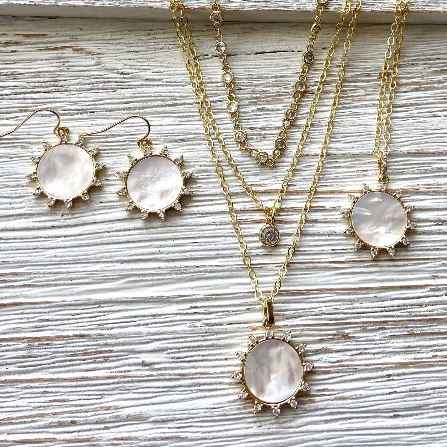 Sun sunburst pearl crystal necklace