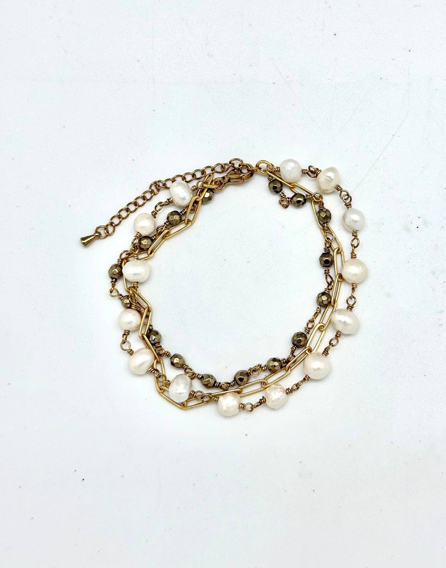 Pulsera clásica de perlas de agua dulce, cadena de pirita y clip de papel de 18 cm con 5 cm de extensión
