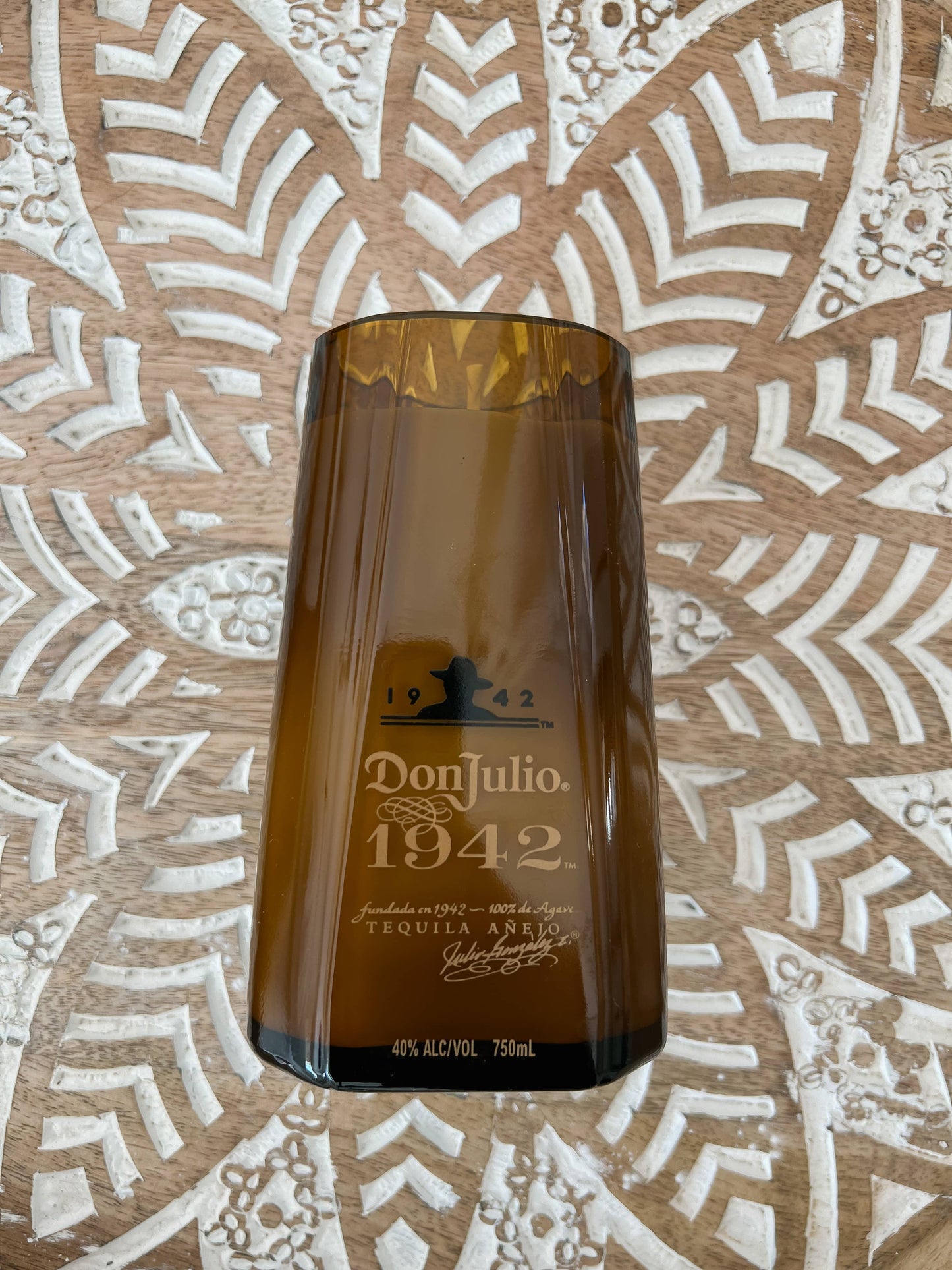Recycled 1942 Candle: Amber/Sandalwood/Leather / Medium