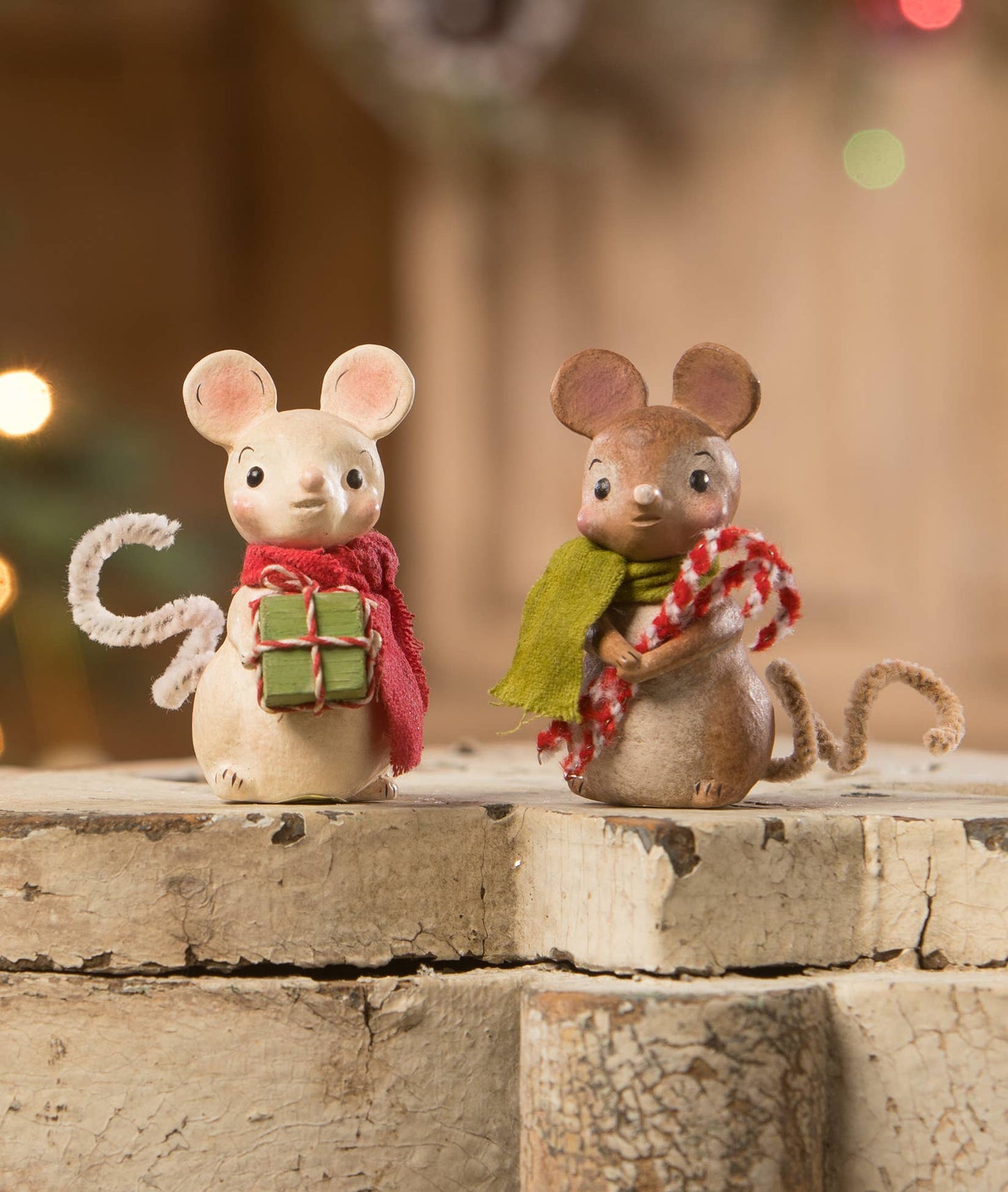 Bethany Lowe Designs - Little Mouse With Gift