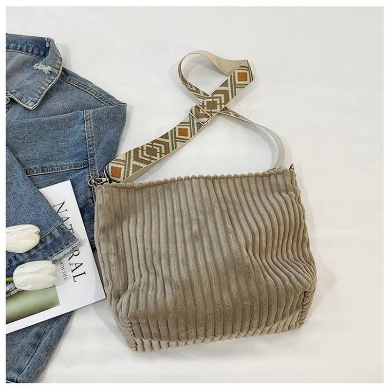 JOSSLYN de wall to wall - Bolso de mano de pana con correa de guitarra AZTEC | 40P584