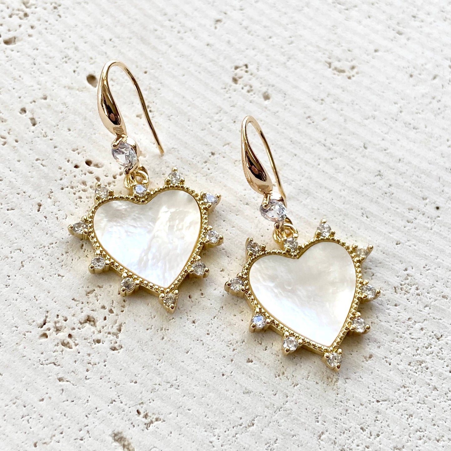 Heart Shell pearl earrings
