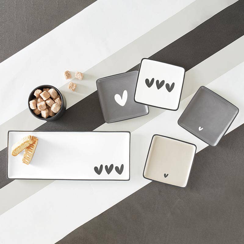 Bandeja de cerámica con forma de corazones de 30 cm.