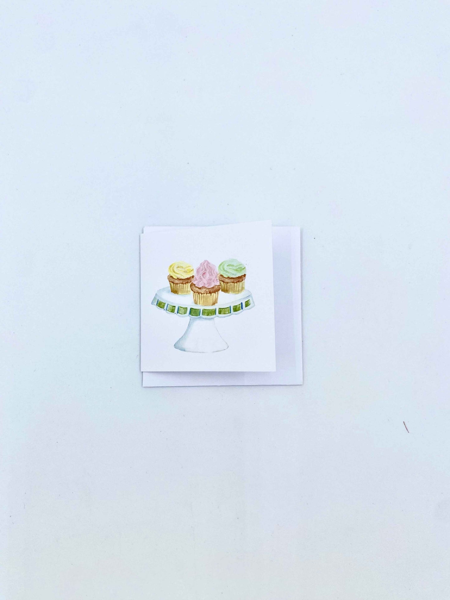 Cup Cakes On A Plate Stand Gift Tag