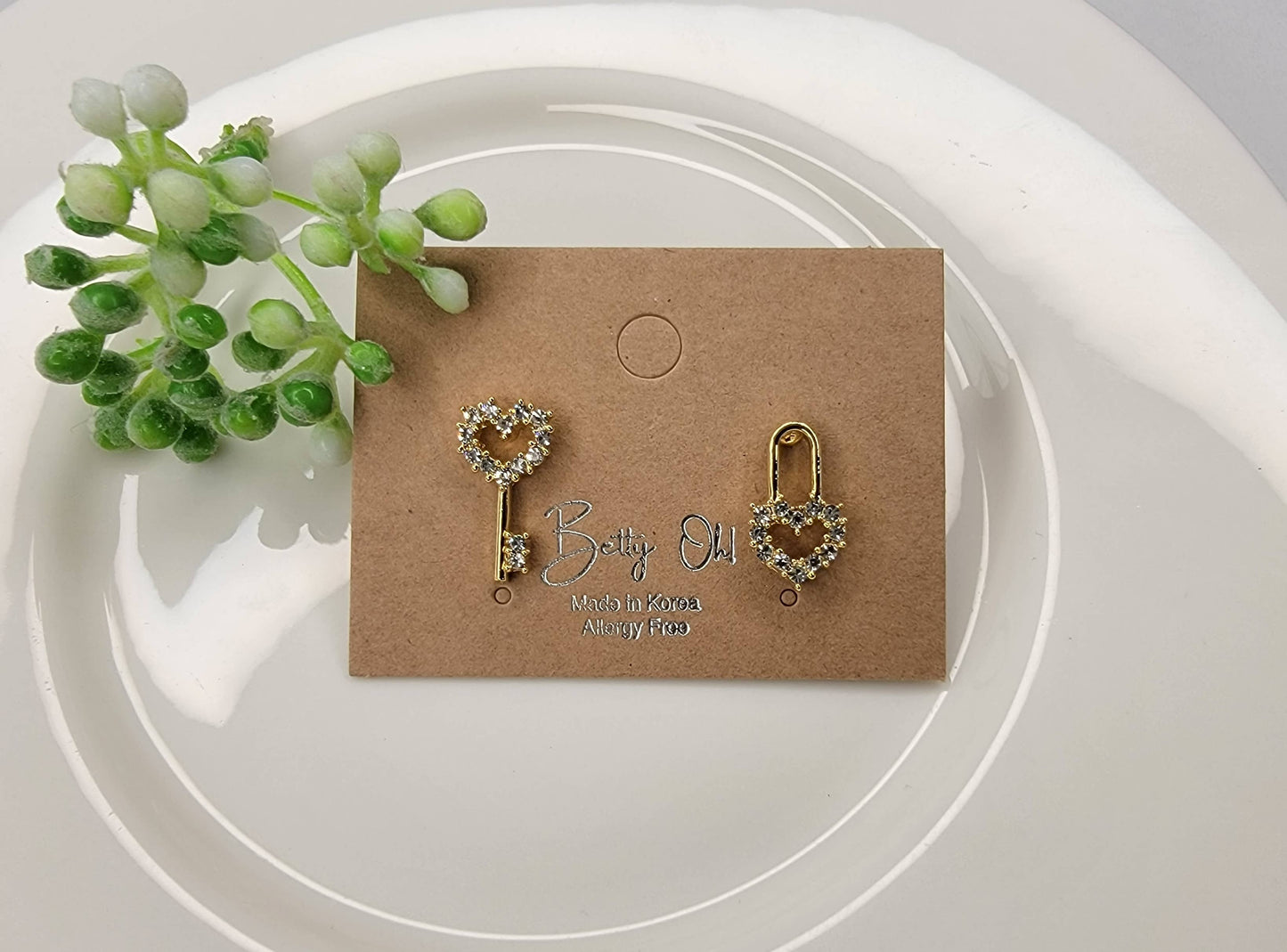 Mismatch Hear Key & Lock Post Earring