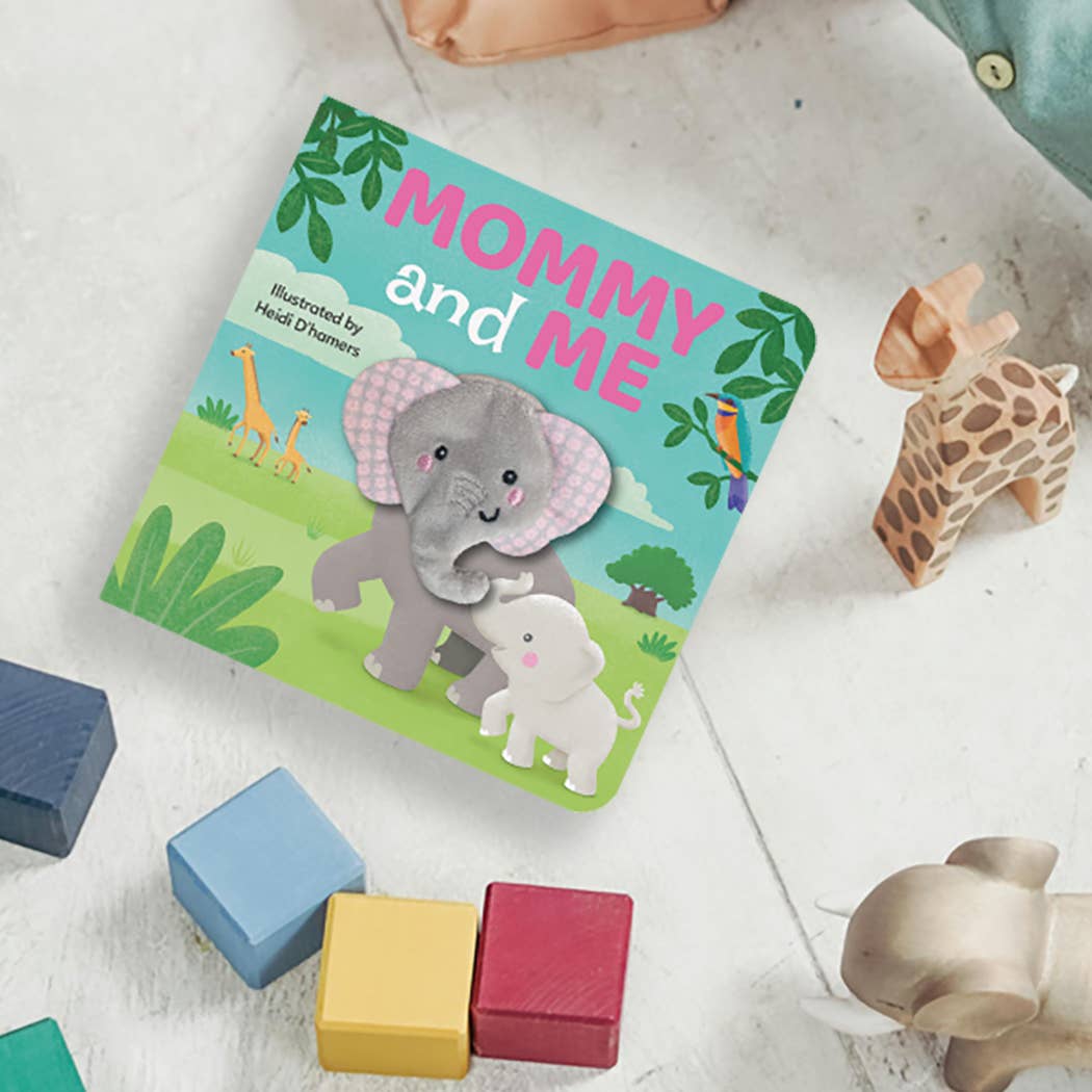 Mommy & Me: Finger Puppet Book