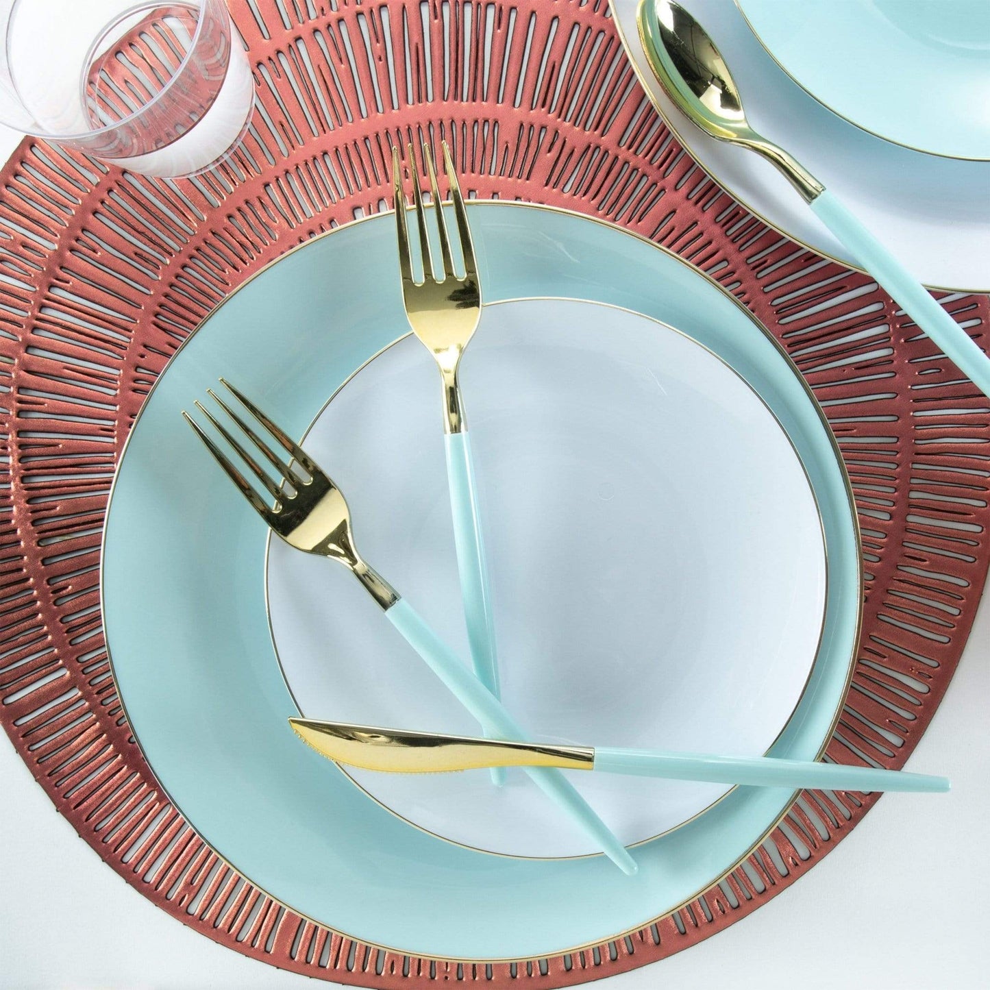 Round White • Gold Plastic Plates | 10 Pack