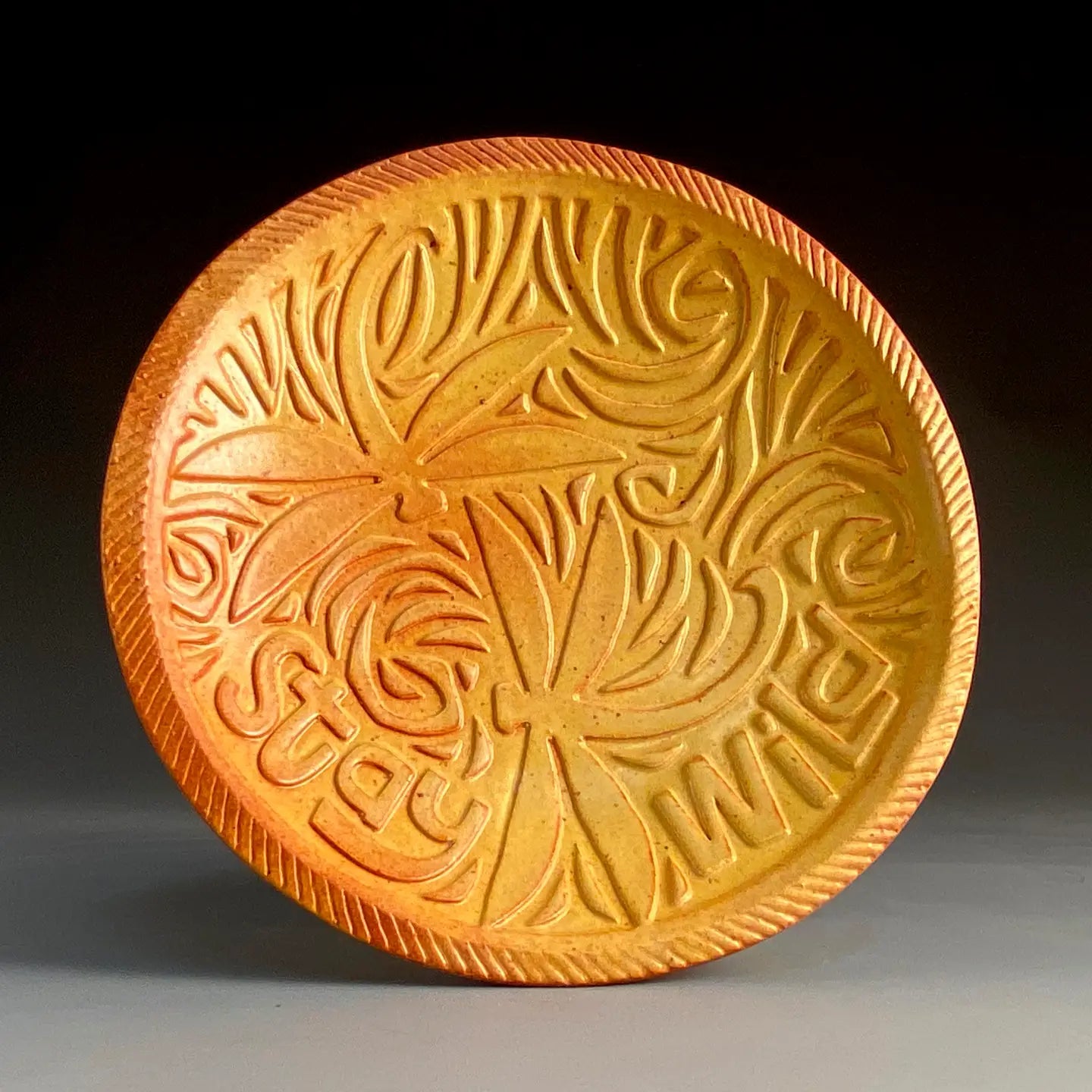 Plato decorativo de libélula de arcilla - Amarillo