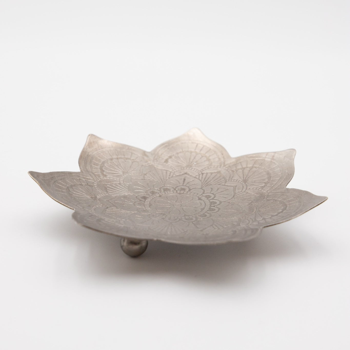 Iron Flower Candle Plate with Etching