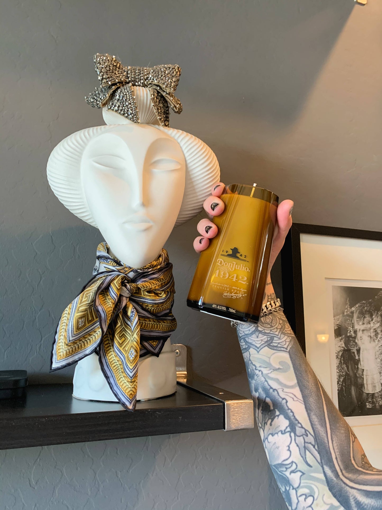 Recycled 1942 Candle: Amber/Sandalwood/Leather / Medium