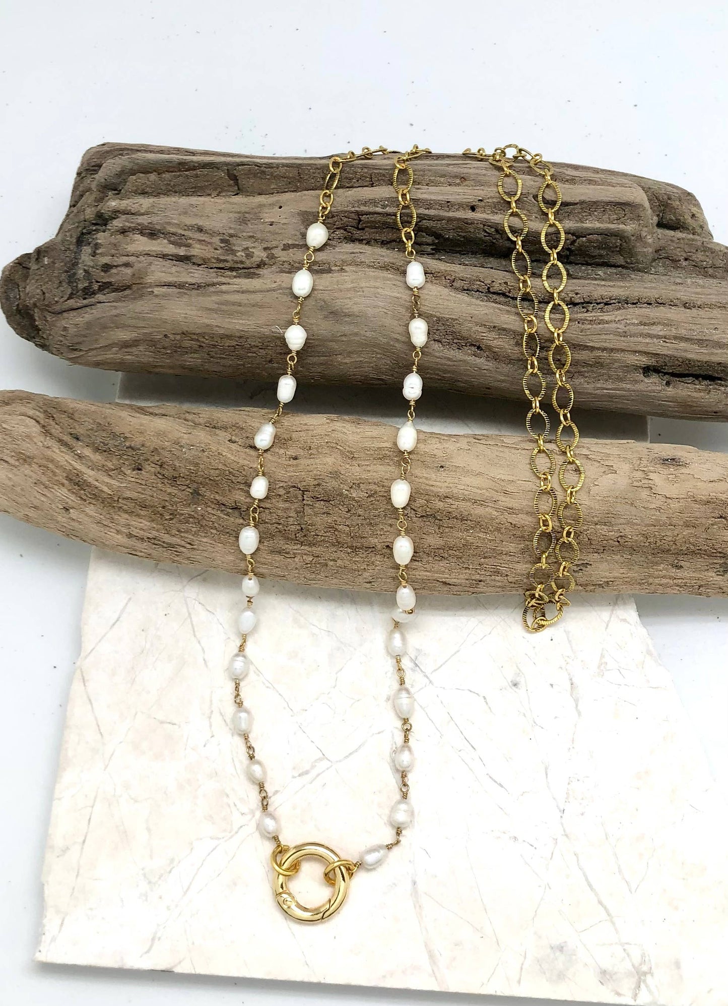 Necklace Freshwater Pearl w/Antique Gold Chain w/Gld Ring 34