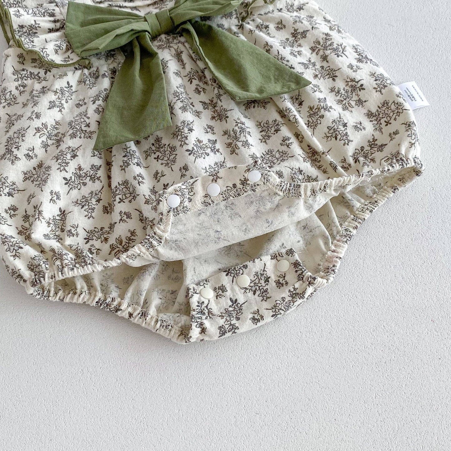 Summer Hot Selling Baby Girls Sleeveless Square Neck Floral Print bodysuit: Beige / 66 (3-6M)