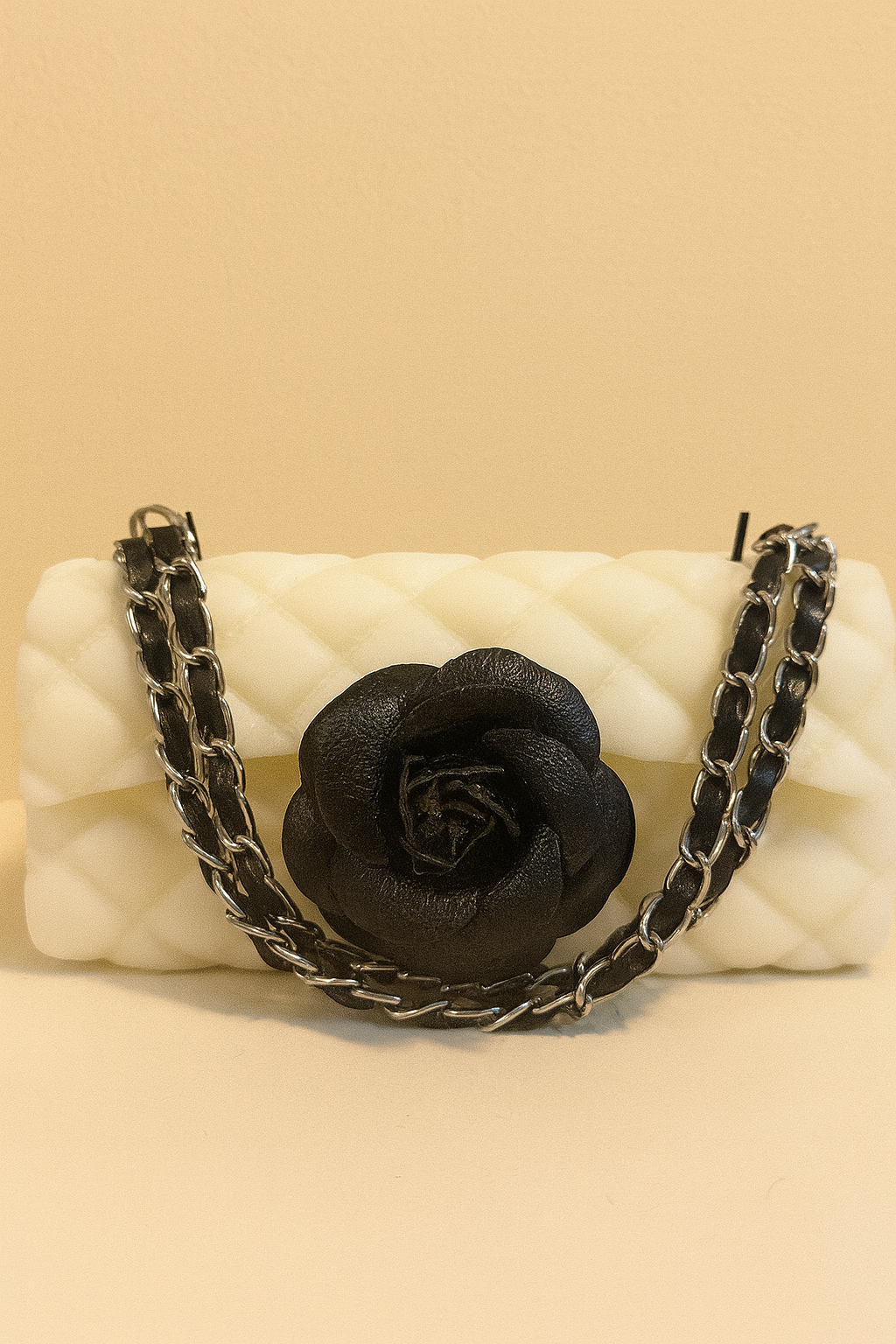 The Classic Couture Collection Candles Purses: Black Flower