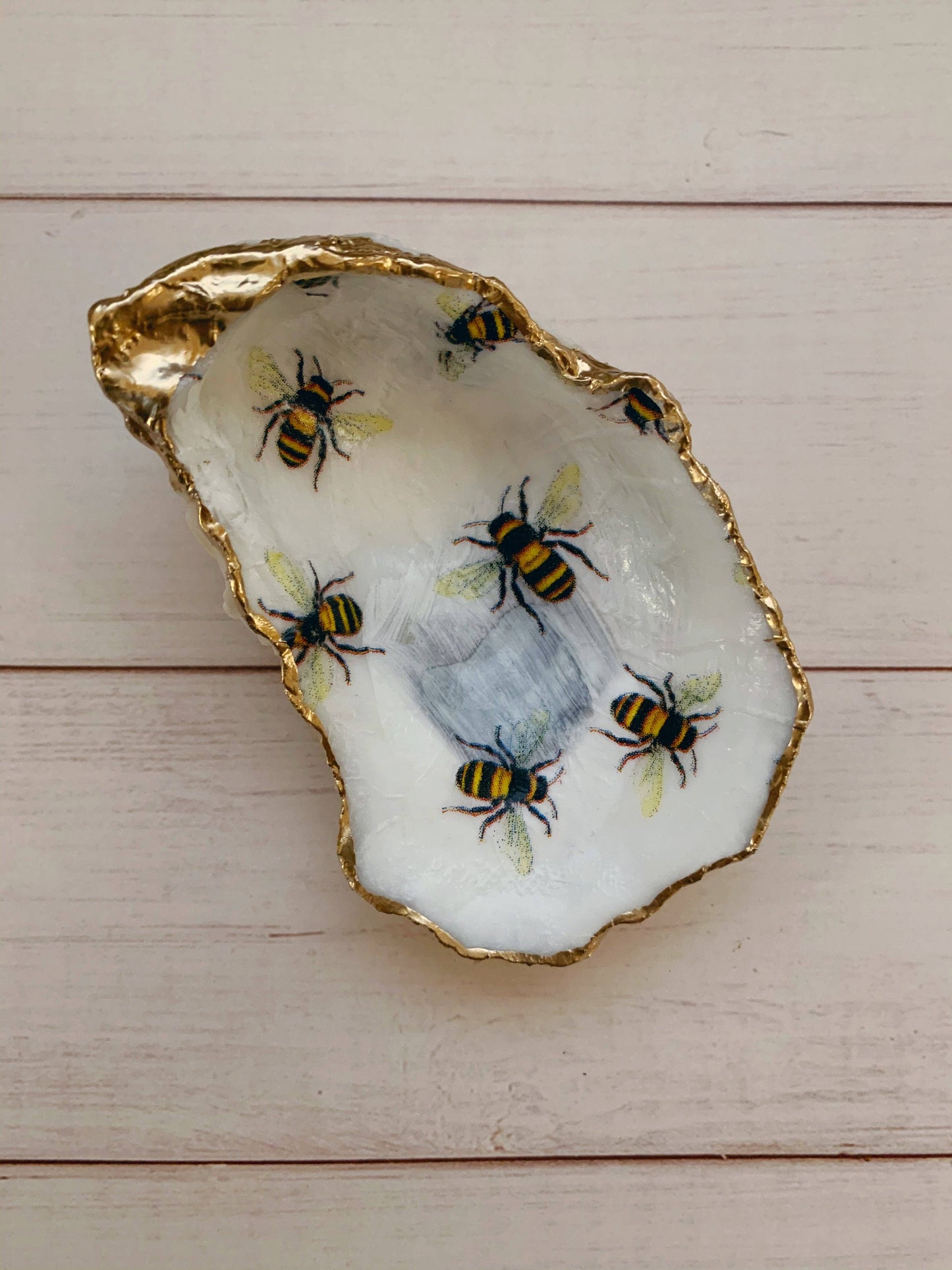 " Queen Bee " Serenity Shells