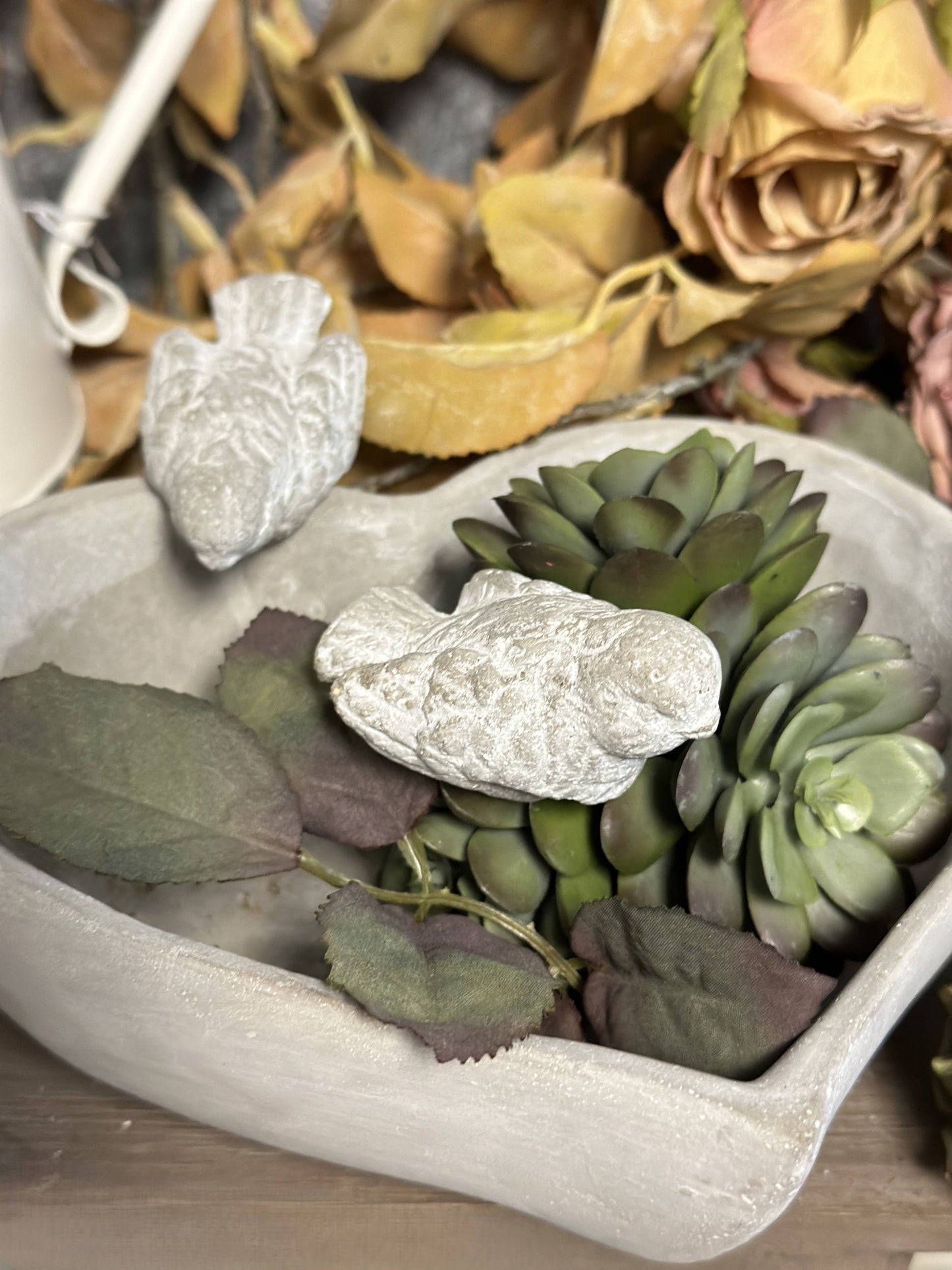 Bird/Heart Plntr / Feeder Dish, Cement