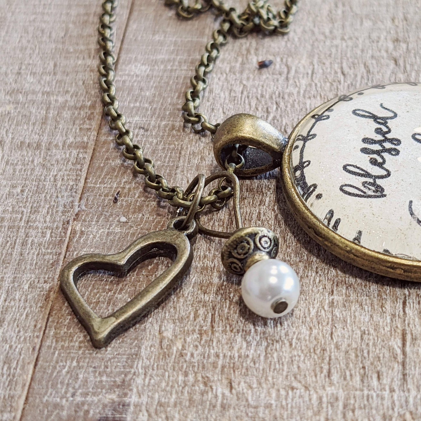 Ivy Barn Designs - Collar de la abuela bendecida
