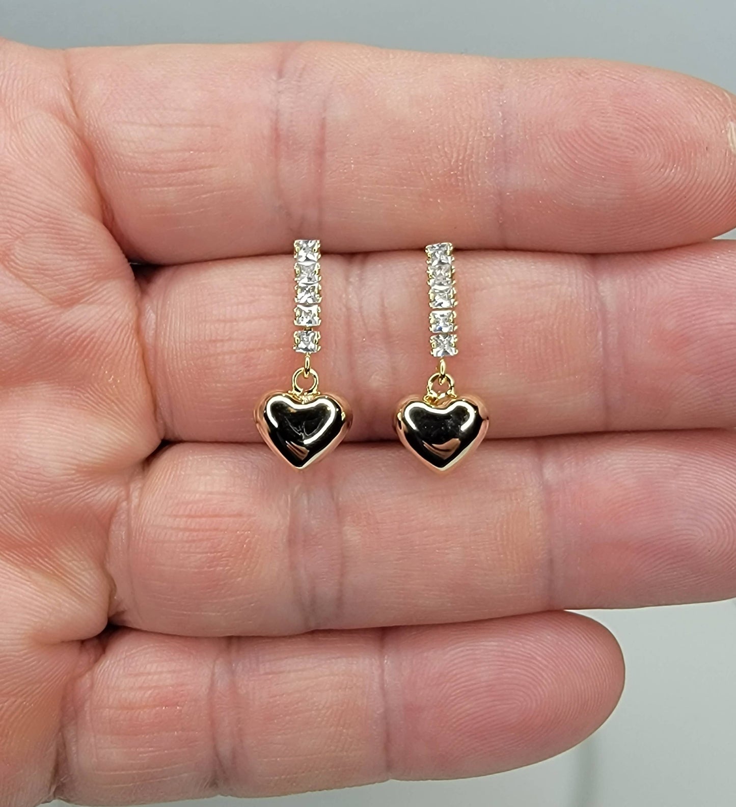 HEART DANGLE EARRINGS DIAMOND AND GOLD
