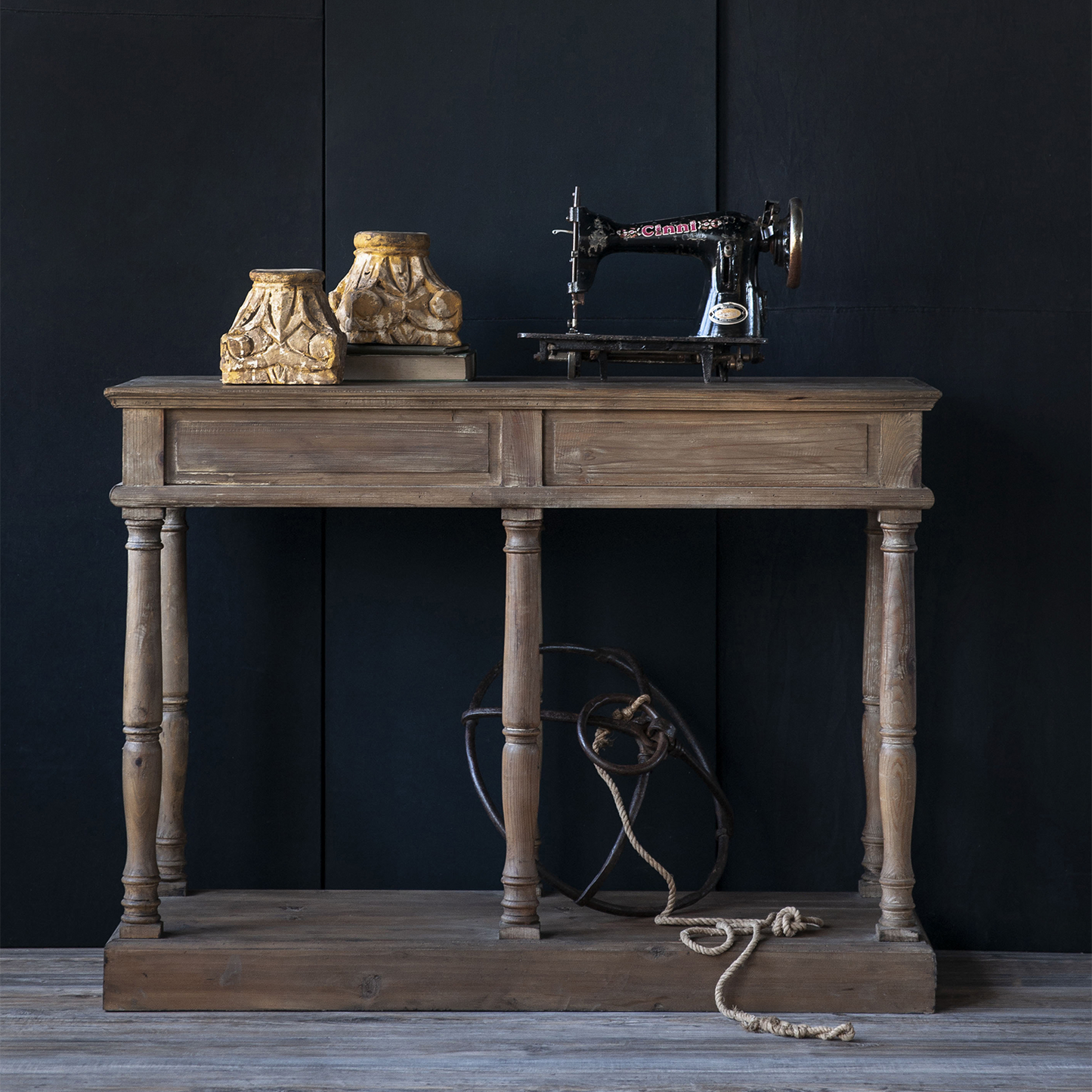 Carved Pillar Base - Mini