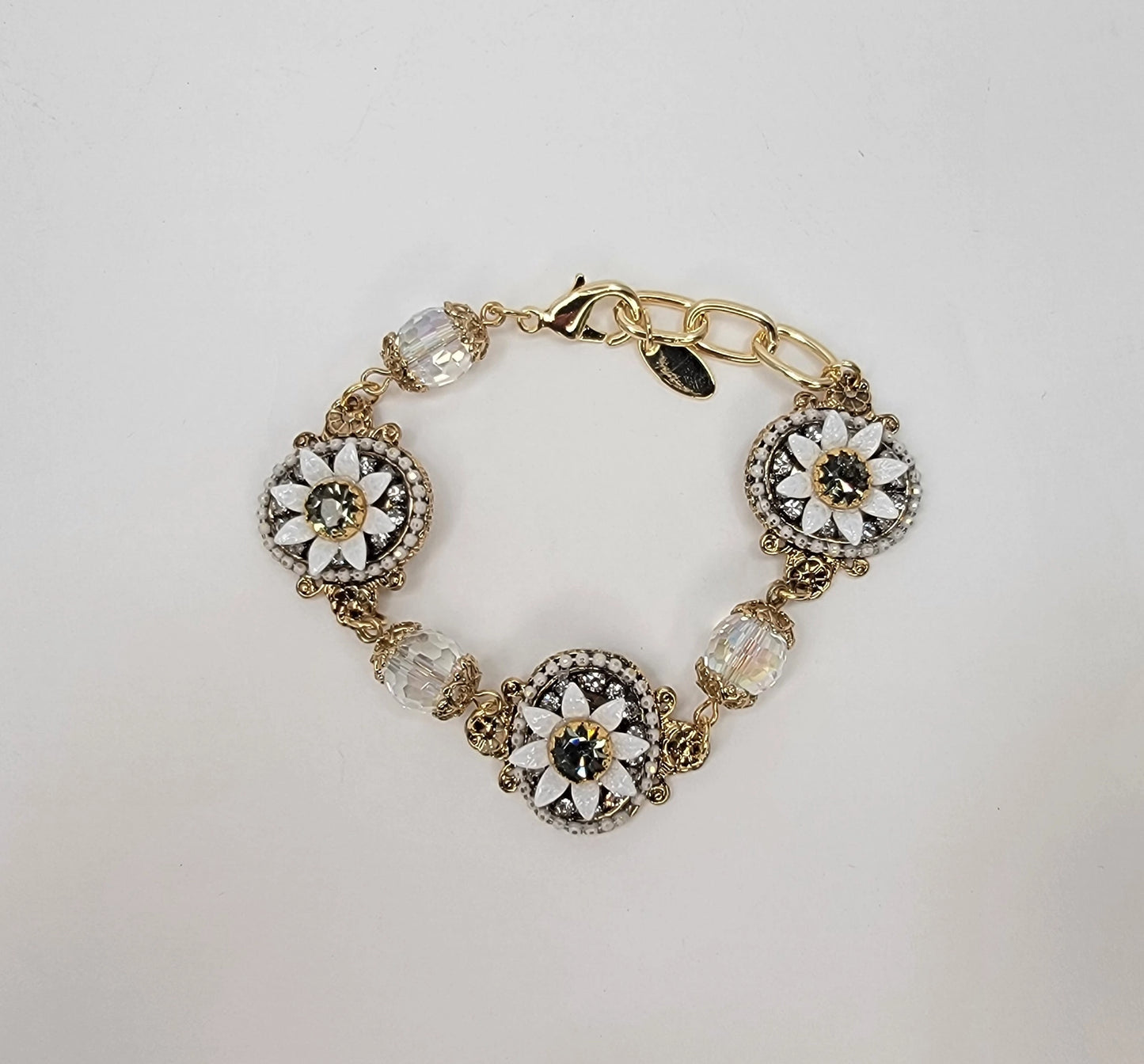Handmade Daisy Accent with Crystal Bead Bracelet (46)