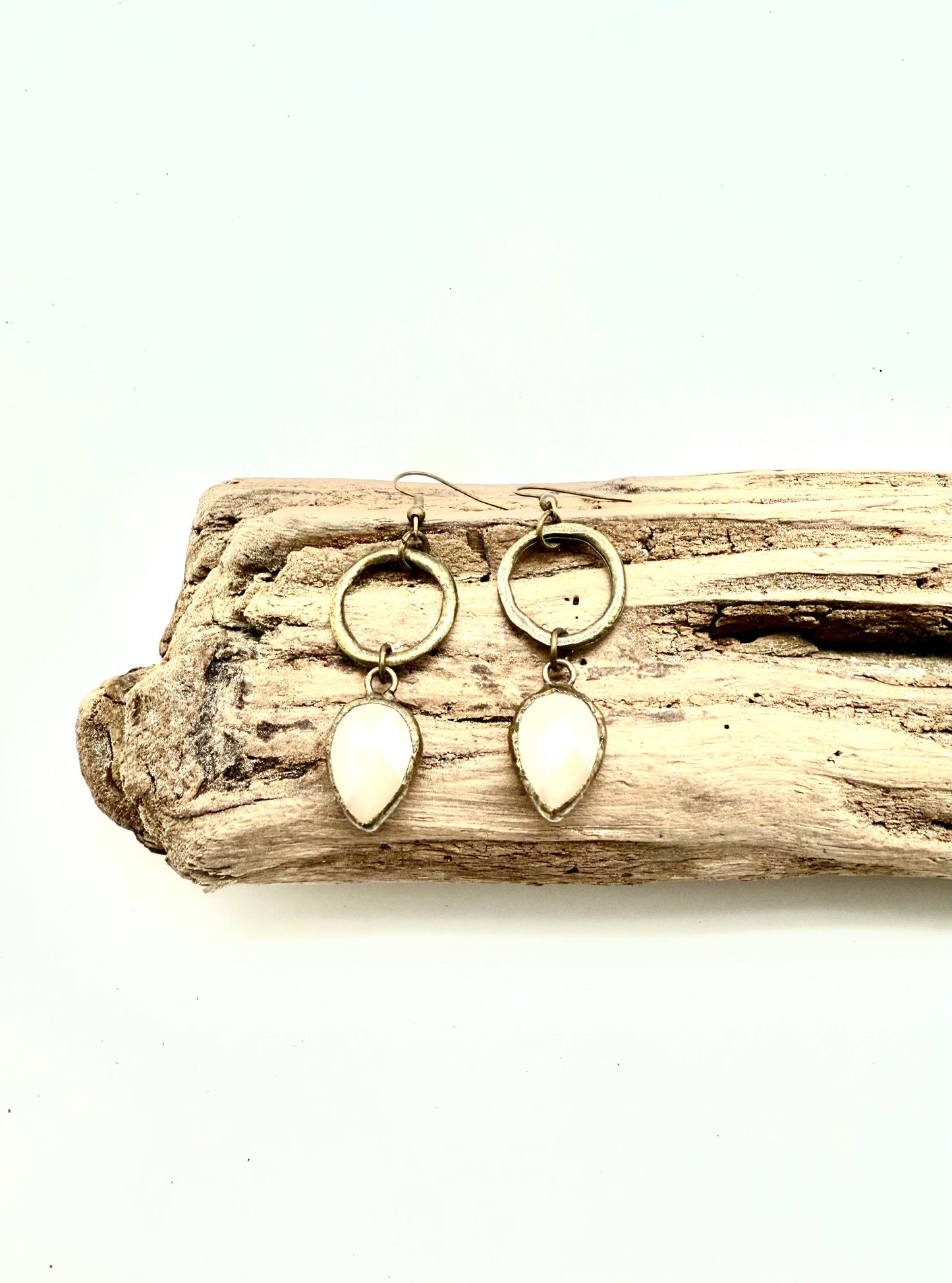 Earring Vintage Style Circle w/Cream Glass Teardrop Drop