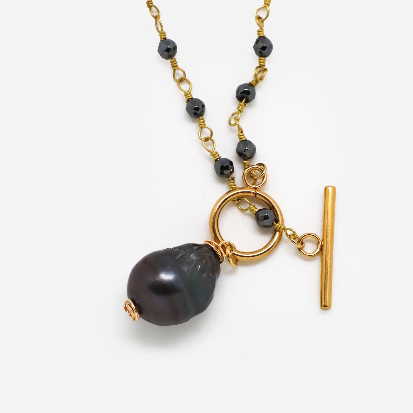 Necklace Hematite3mm bead)w/Midnight BaroquePearl Drop18”