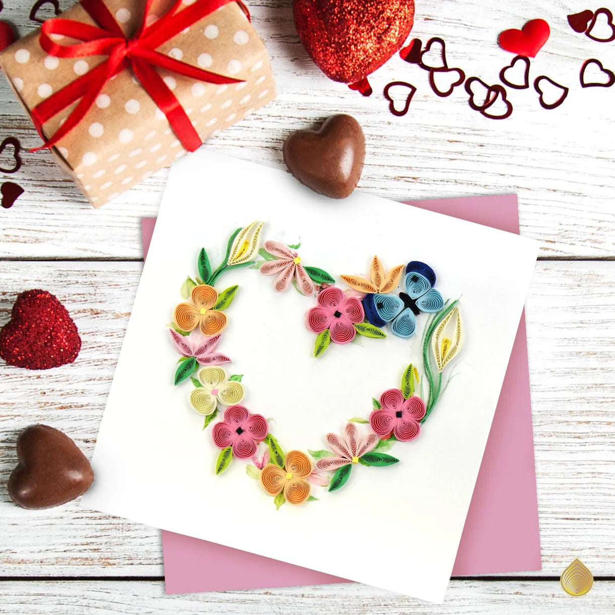 Corona de flores con forma de corazón de QuillingCard