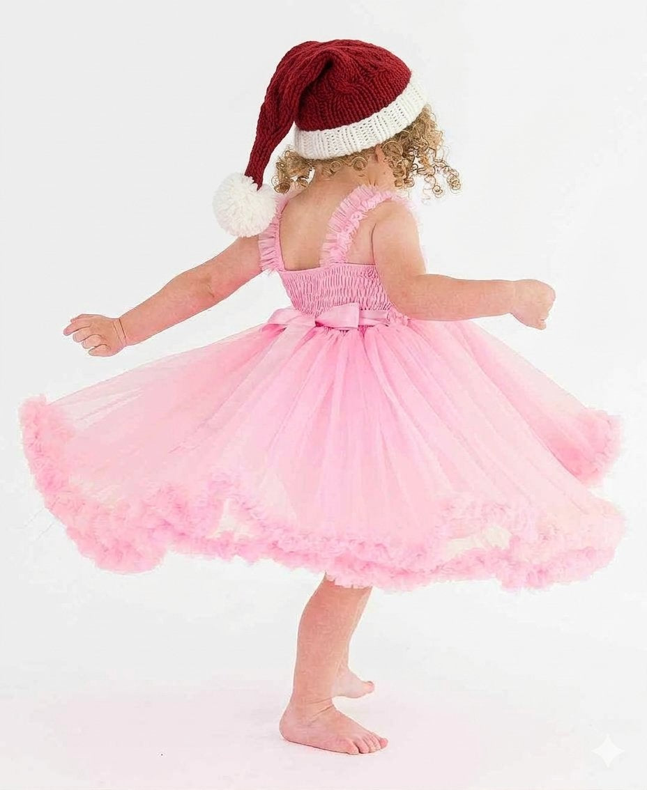 Picture-Perfect Holidays: Wardrobe Must-Haves for Your Little One's Seasonal Photos