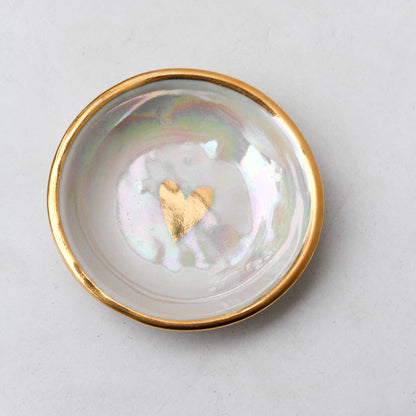 Cerámica Apricity - Plato para anillos con forma de corazón iridiscente | Cerámica hecha a mano con oro