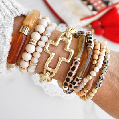 - Pulsera cruzada de cadena gruesa de oro desgastado