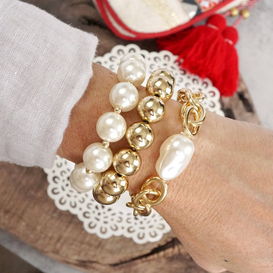 Conjunto de pulsera de cadena gruesa y cuentas grandes perladas y doradas