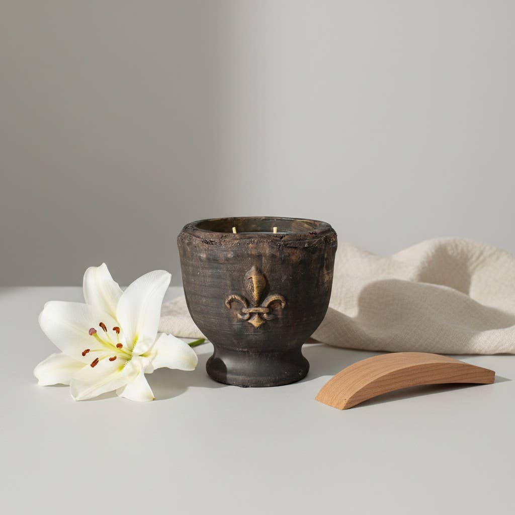 20 oz Classic Pottery Candle: Christmas Hearth