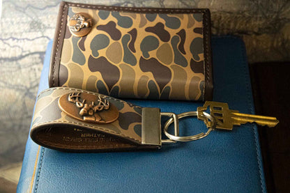 Buck Hunting Old School Camo Leather Loop Keychain.: Brown/Tan Camo