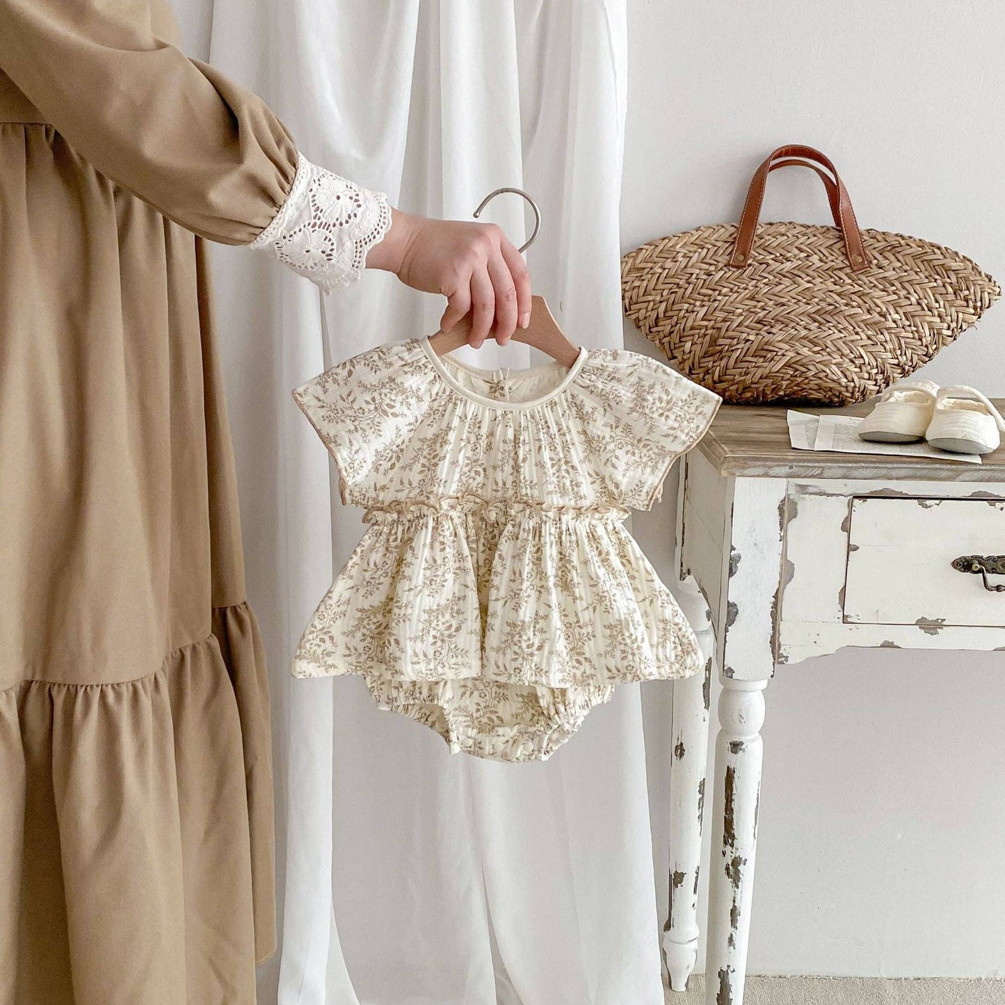Baby Girls Floral Print Bodysuit Dress: Apricot