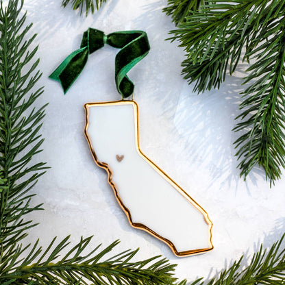 Cerámica Apricity - Adornos estatales de porcelana de California hechos a mano con corazón dorado