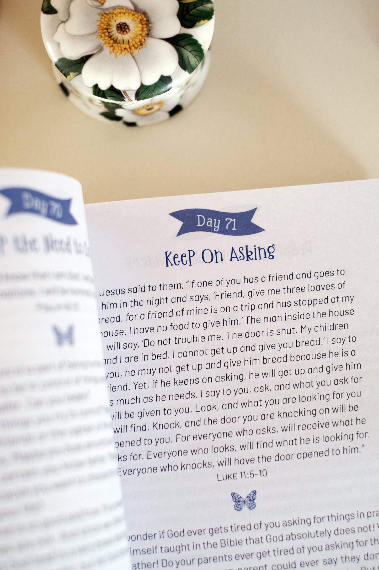 Daily Devotions and Prayers for Courageous Girls