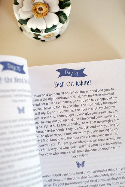 Daily Devotions and Prayers for Courageous Girls