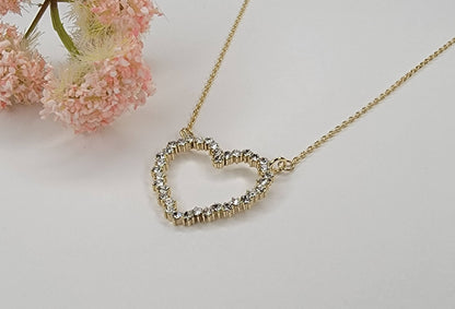 DELICATE HEART NECKLACE