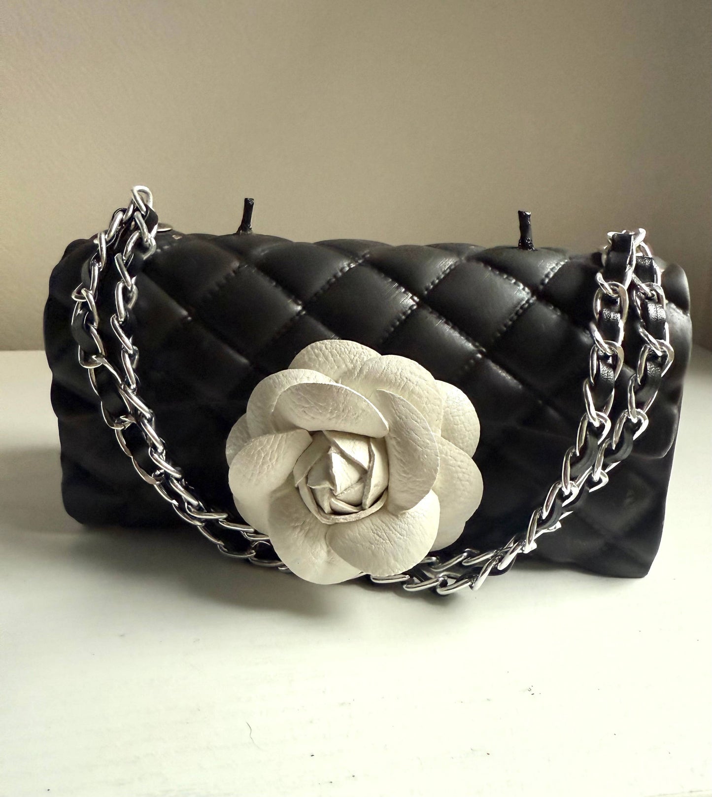 The Classic Couture Collection Candle Purse: Gold / Fragrance N*5