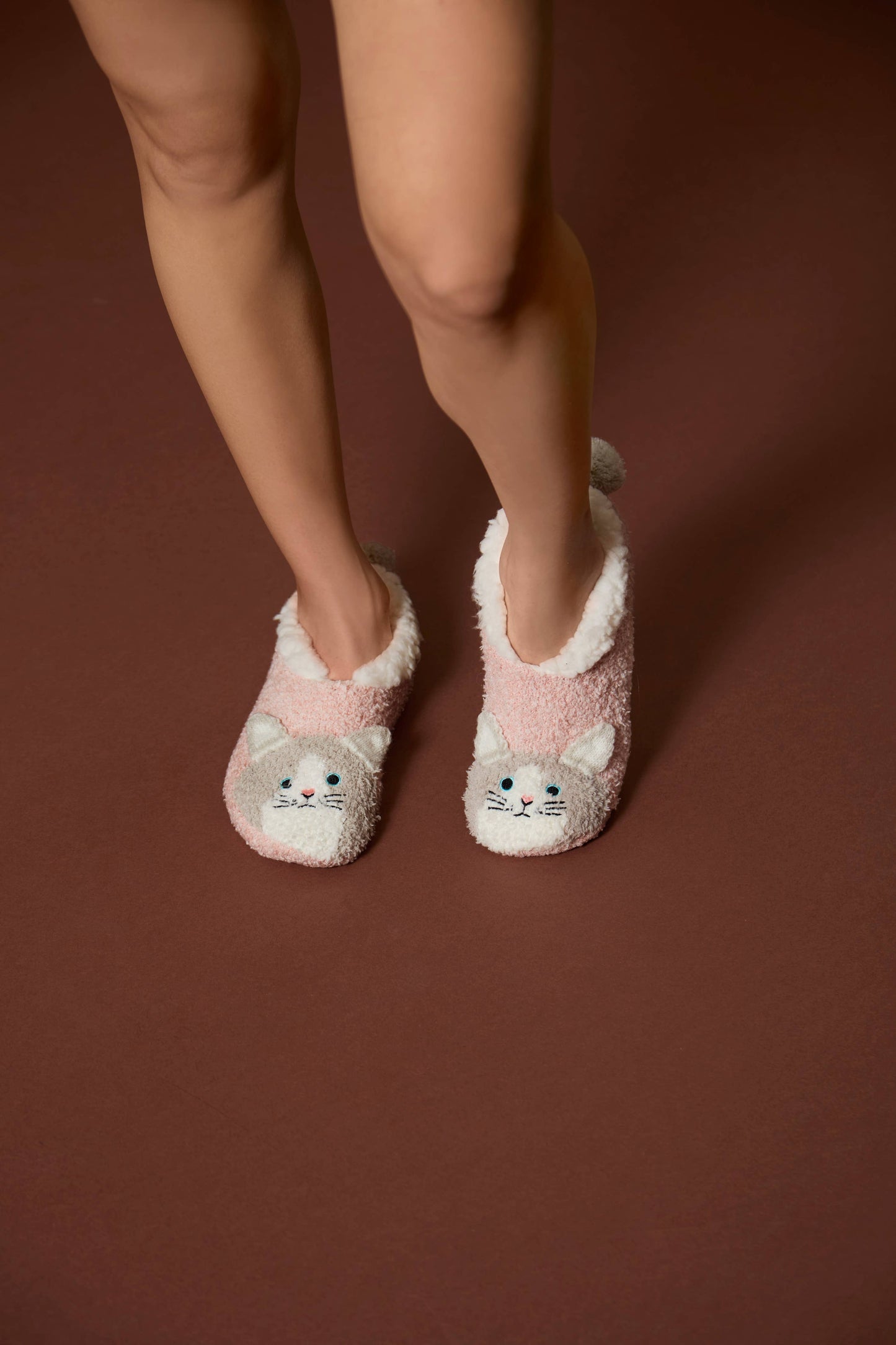Memoi Kitty Embellished Plush Lined Slipper