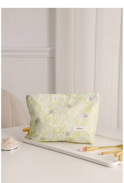 Neceser con estampado floral sencillo y dulce DPB1008