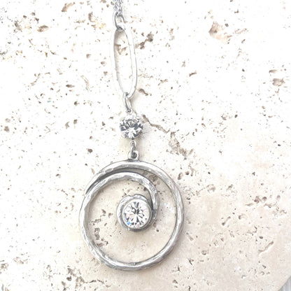 Crystal long necklace swirl clear