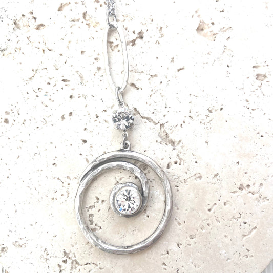 Crystal long necklace swirl clear