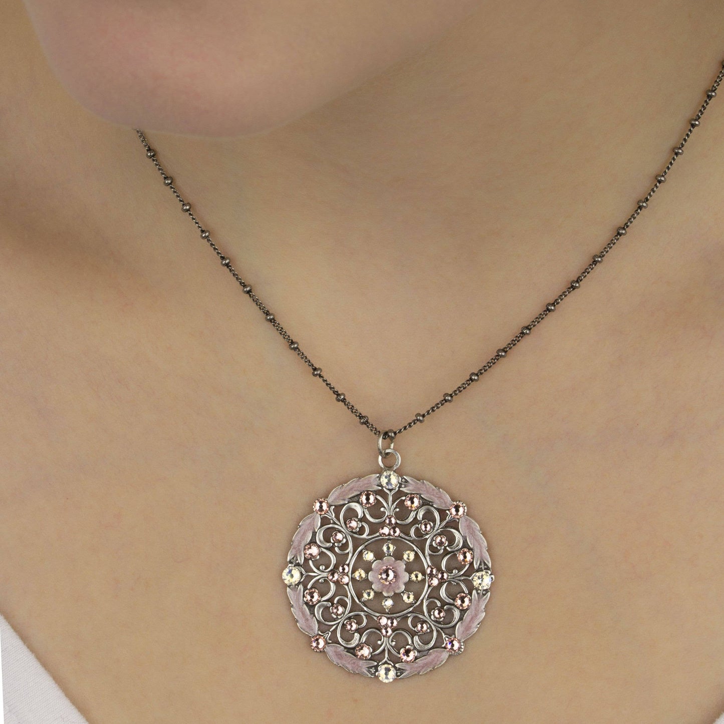 Alessia Classic Rose Necklace